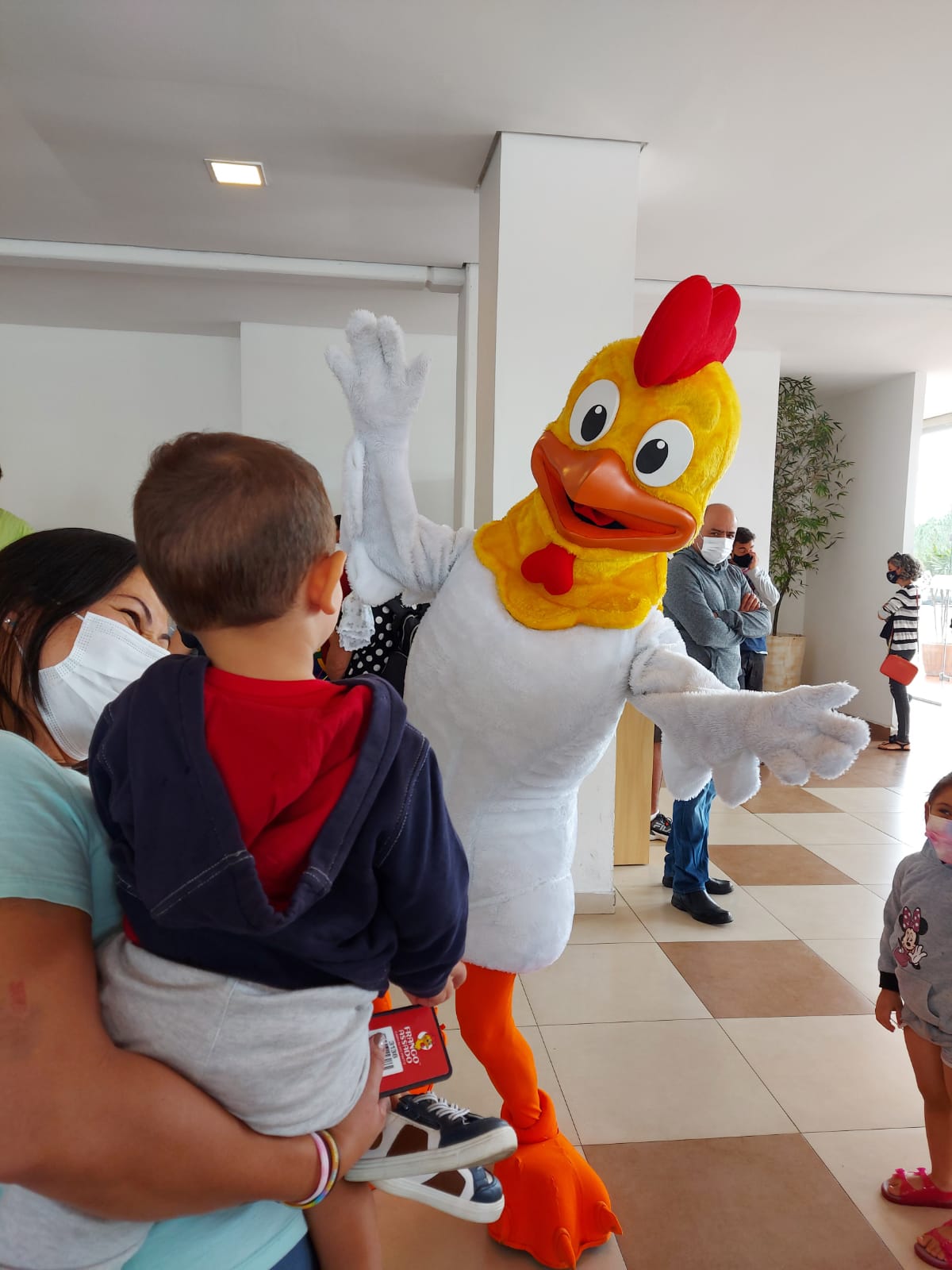 Frango Assado celebra Dia das Crianças com muita diversão